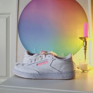 Reebok Club C 85 Neon Sneaker